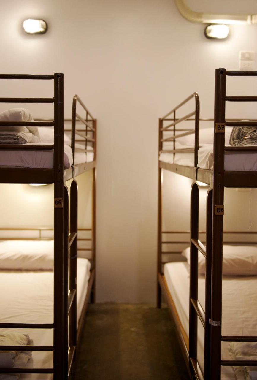 Some Rest Hostel Bangkok Eksteriør billede