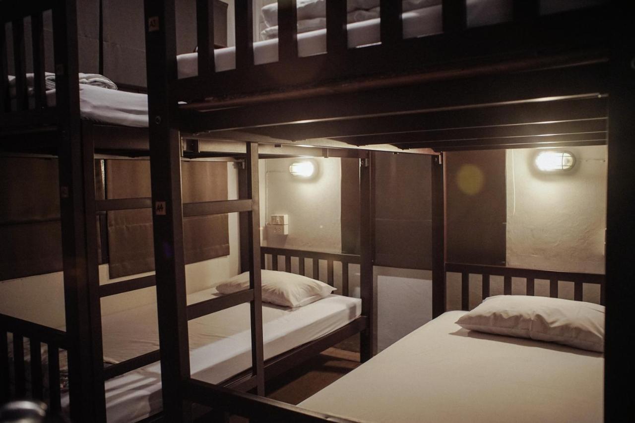 Some Rest Hostel Bangkok Eksteriør billede